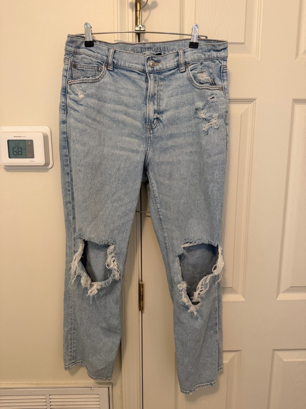 American Eagle Outfitters Light Blue Distressed Jeans